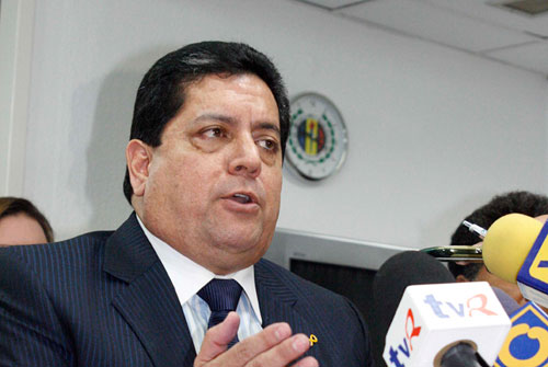 Zambrano le hace un llamado a Maduro que ya es hora de hacer política