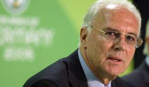 La Fifa levantó la suspensión de Franz Beckenbauer
