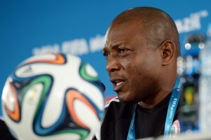 DT de Nigeria reclama errores arbitrales en el partido ante Francia