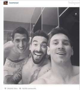 Tras la agónica victoria argentina….llegan las selfies de Messi, Lavezzi y Di María