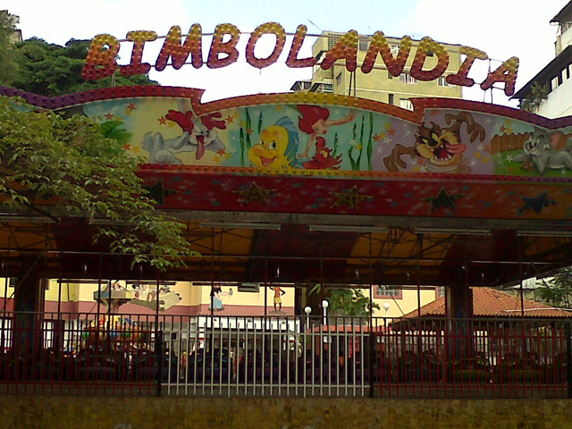 Accidente en parque Bimbolandia dejó seis niños y un adulto heridos (Tuits)