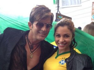 Dr. Rey de 90210 disfrutó la semifinal de Brasil-Alemania (Foto)