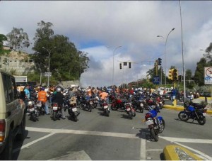 Motorizados protestan en la Panamericana por inseguridad #12Ago (Foto)