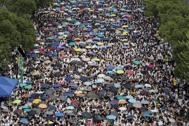 Masiva protesta realizan estudiantes de Hong Kong  para exigir más democracia (FOTOS)