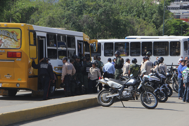 Transportistas de Petare exigen más seguridad (Fotos)