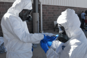 EEUU revisa medidas para viajeros contra el ébola y la ONU pide no estigmatizar