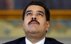 NECESITADOS: Maduro aumenta a 4 mil las peticiones que le metieron por la ventana