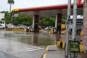 Reducen 10 litros a cupo de gasolina en Táchira