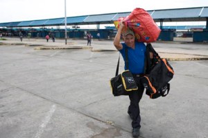 Paralizan actividades en el Terminal de Maracaibo (Fotos)