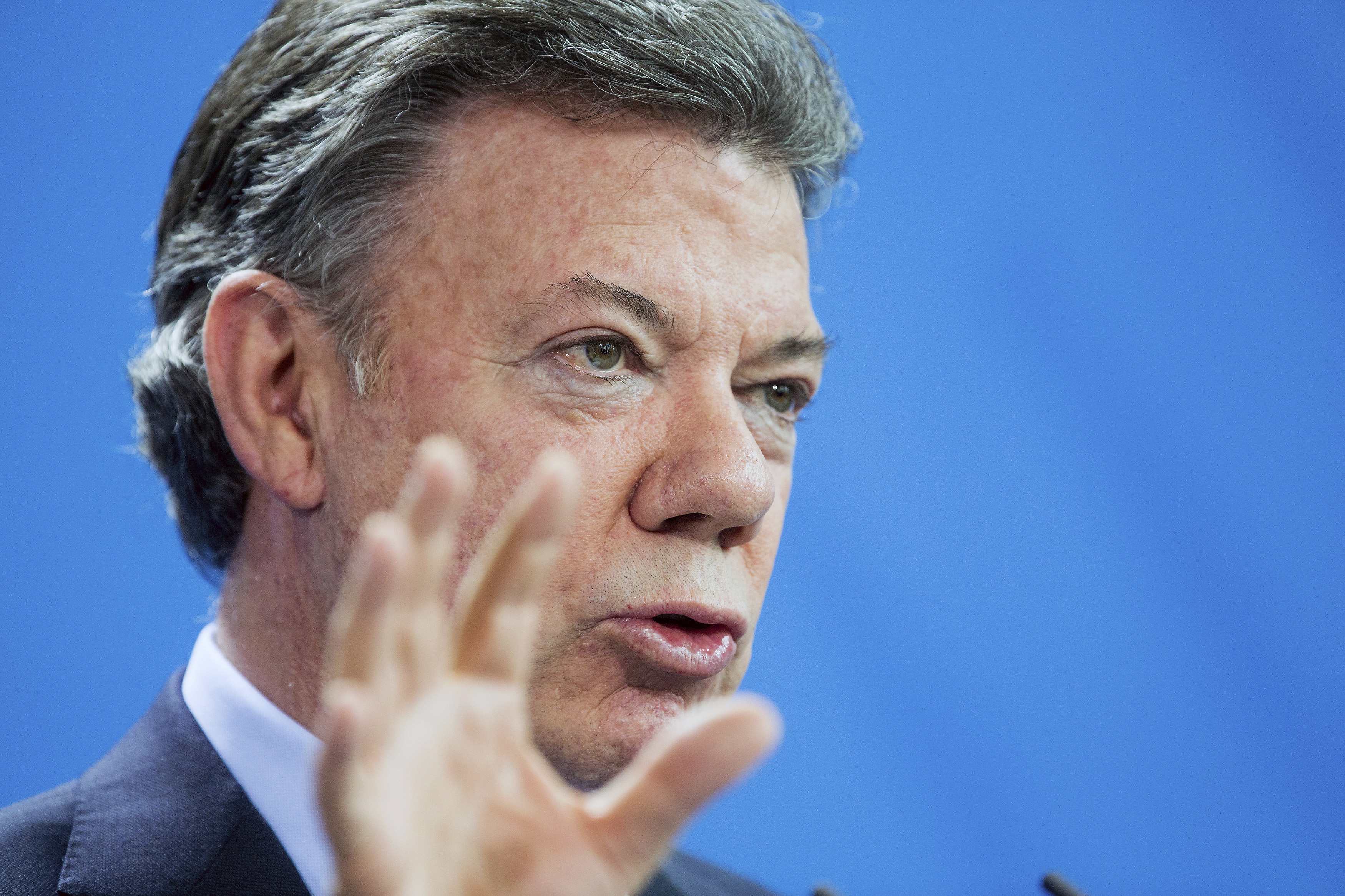 Santos continuará negociaciones con las Farc: Queremos que este impasse se resuelva