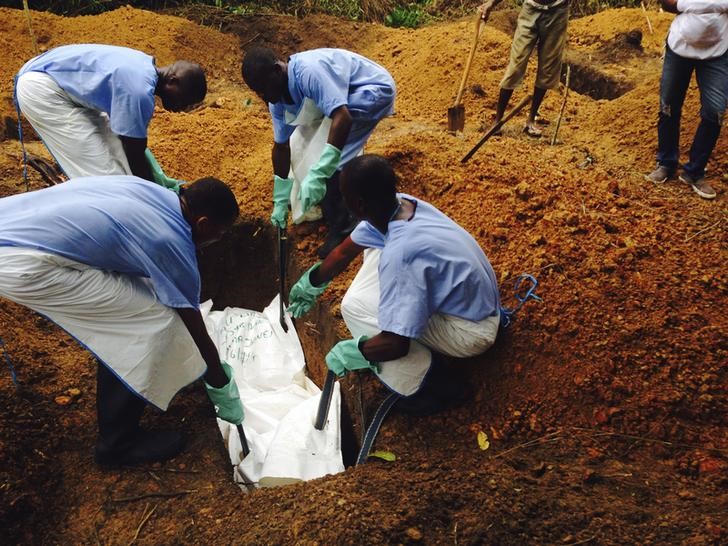 Científico descubridor del ébola predice que la crisis puede durar un año