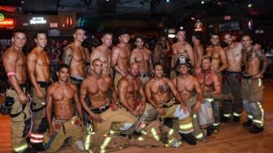 ¡Fuego que se queman! Así recaudan fondos los sexys bomberos de Florida (Fotos)