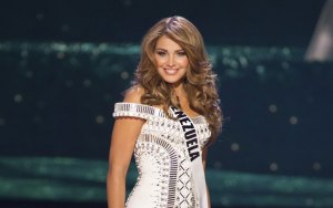 Migbelis quiere ganar Miss Universo para que “nos olvidemos un rato de lo que está pasando”