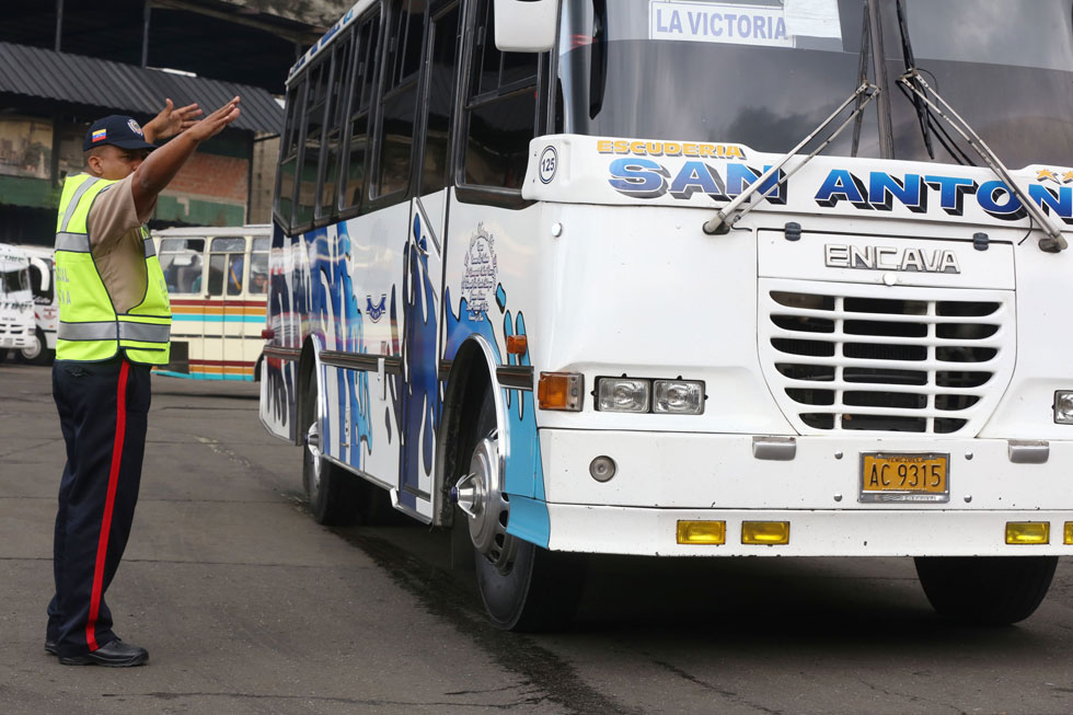 Pasaje en rutas suburbanas de Caracas costará 10 bolívares desde este domingo