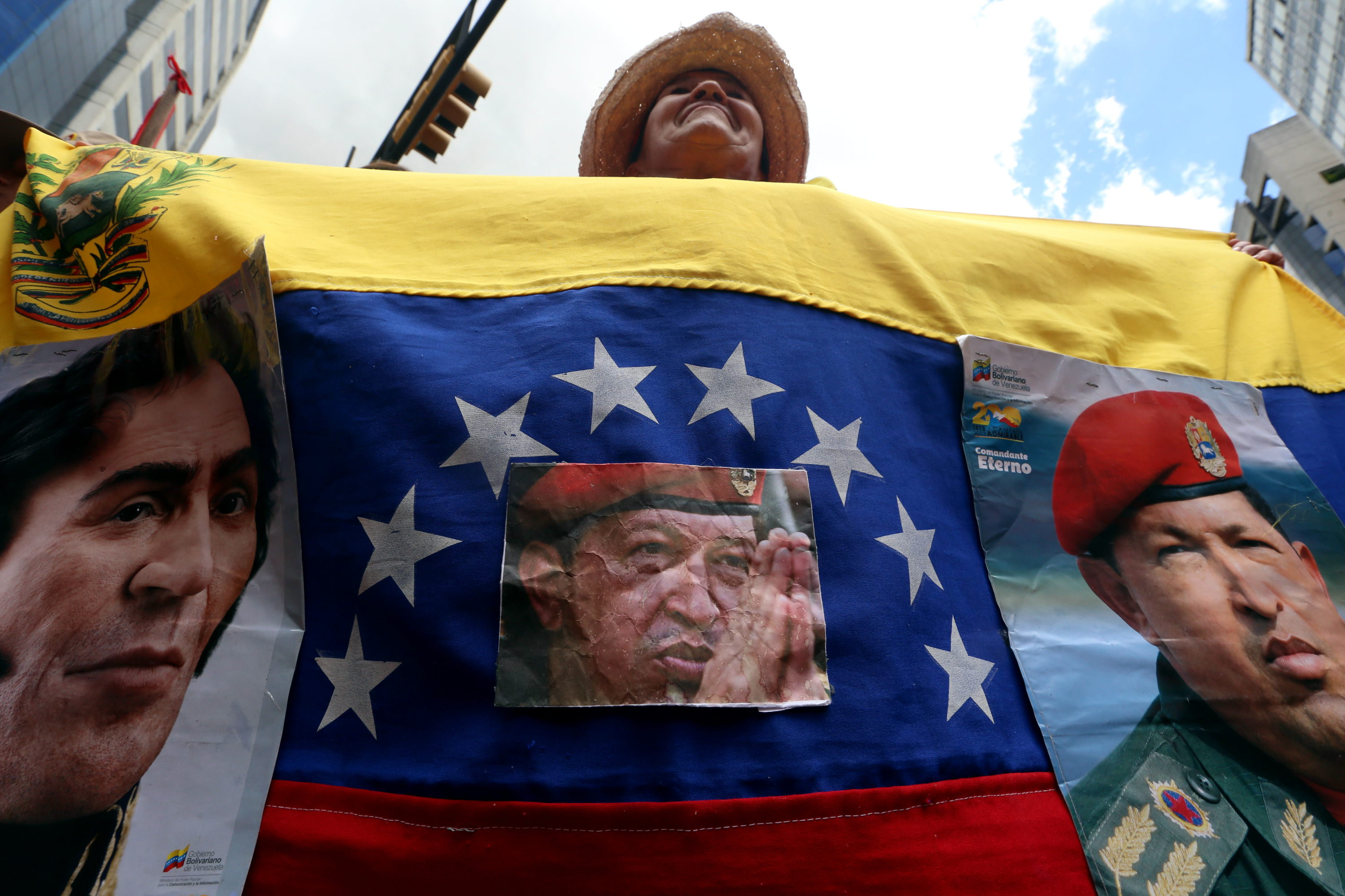 El Nuevo Herald: Maduro aprieta el puño para convencer al chavismo de que sigue en control