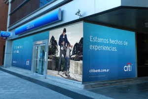 Juez falla contra Argentina y Citibank en disputa de bonos