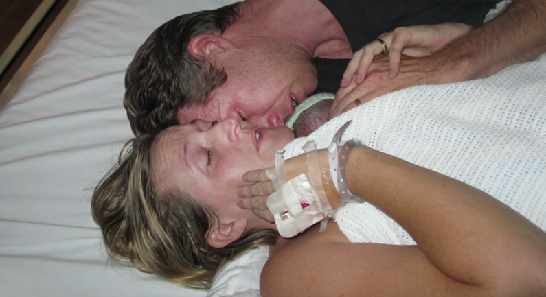 Su bebé nació muy débil, cuando lo daban por perdido sucedió algo increíble (Video)