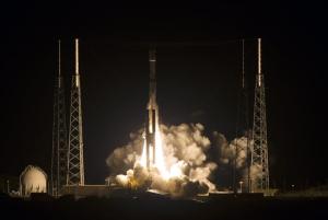 Nasa lanza cuatro satélites para estudiar la reconexión magnética de la Tierra