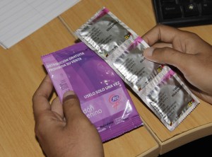 Denuncian aumento en precio de condones