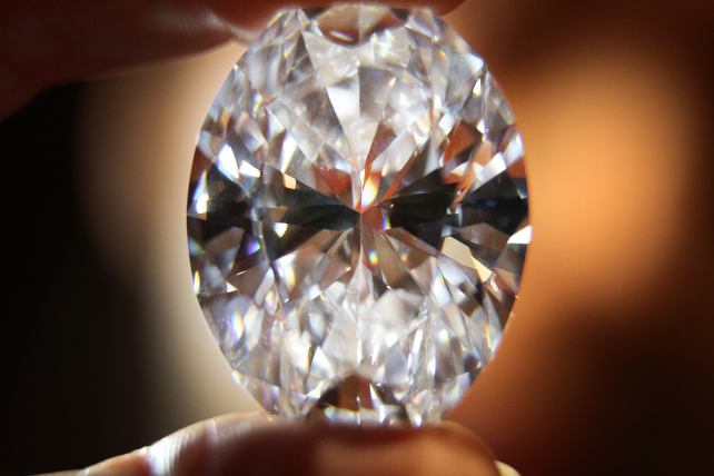 Exponen un diamante de 100 quilates en Dubái antes de subastarlo en Nueva York