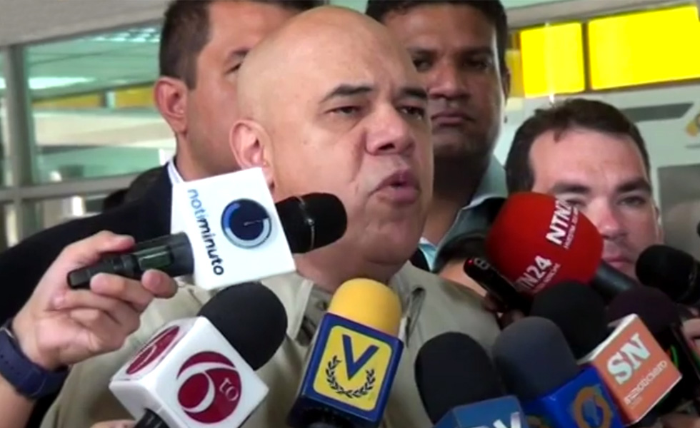 Chúo Torrealba afirma que el revocatorio esclarecerá la nacionalidad de Maduro