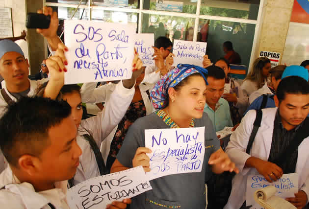 Residentes del Hospital Central de Maturín protestan por falta de especialistas