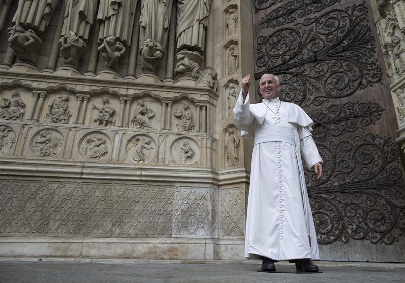 El papa Francisco entra en el museo de cera de París (Fotos)