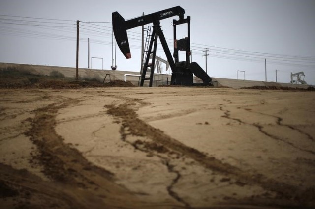 El petróleo cae por debajo de 40 dólares en Nueva York por primera vez desde 2009