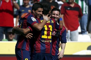 En una goleada histórica, Barcelona humilla al Córdoba y Luis Suárez firma su primer triplete