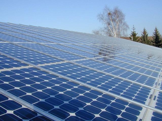 Construyen en Japón el mayor sistema para almacenar energía solar