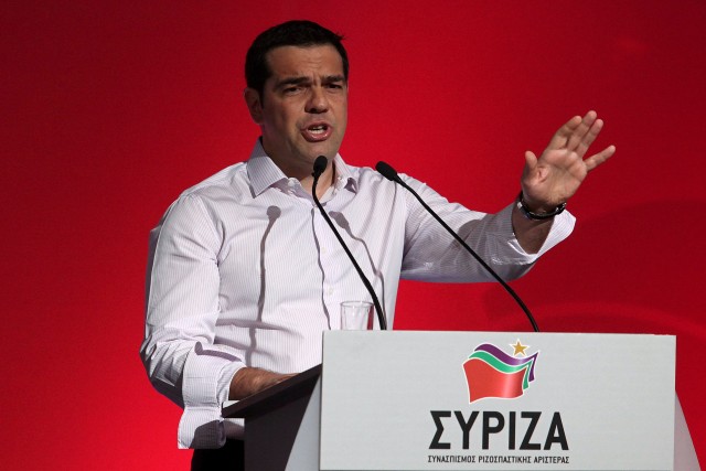 Tsipras pide a sus ministros “arremangarse” para salir de la crisis
