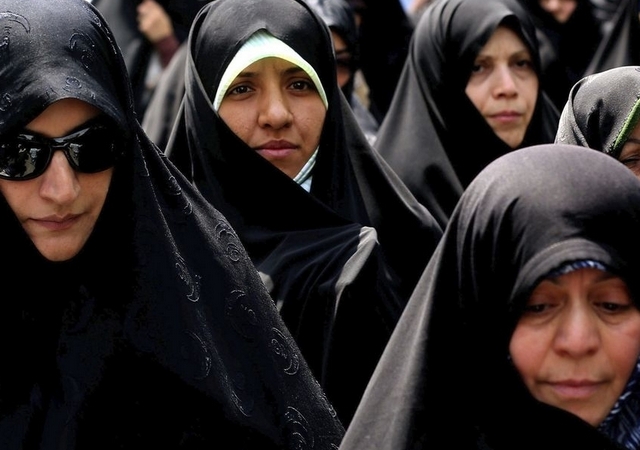 Despiden a 47.000 mujeres en Irán luego de volver de su baja de maternidad