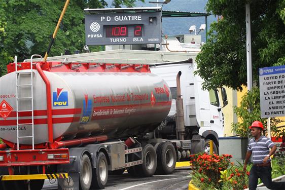 La gasolina en 50 bolívares continúa siendo rentable para el contrabando
