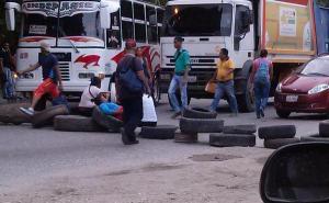 Reportan protesta en carretera Santa Teresa-Santa Lucía