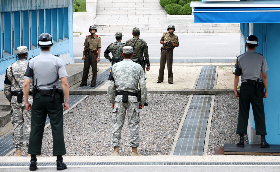 Militares surcoreanos dispararon a uniformados que cruzaron la frontera desde Corea del Norte
