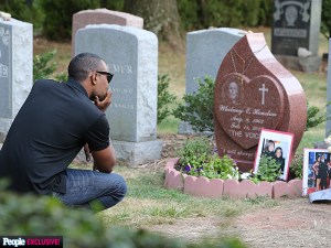 Nick Gordon cobró 40 mil dólares por unas fotos donde llora en la tumba de Bobbi Kristina