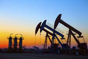 El petróleo cierra casi estable en Nueva York a 34,74 dólares el barril