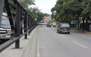Ocariz: Eliminamos la anarquía con un nuevo separador vial en Sucre