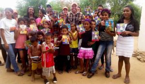 VP entregó donación de útiles escolares a niños en el Zulia