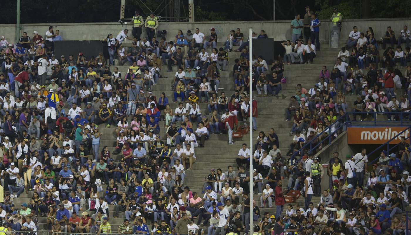 Venezolanos ya no asisten a estadios de béisbol por crisis e inseguridad