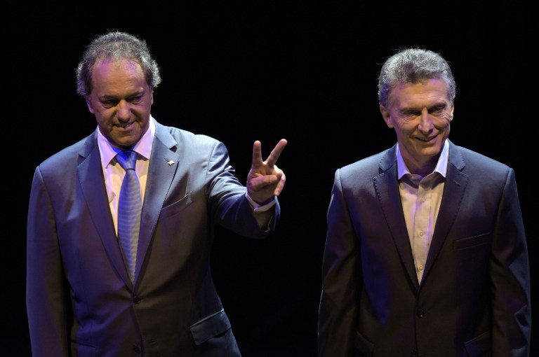 Scioli y Macri protagonizaron un debate fuerte pero sin respuestas en Argentina
