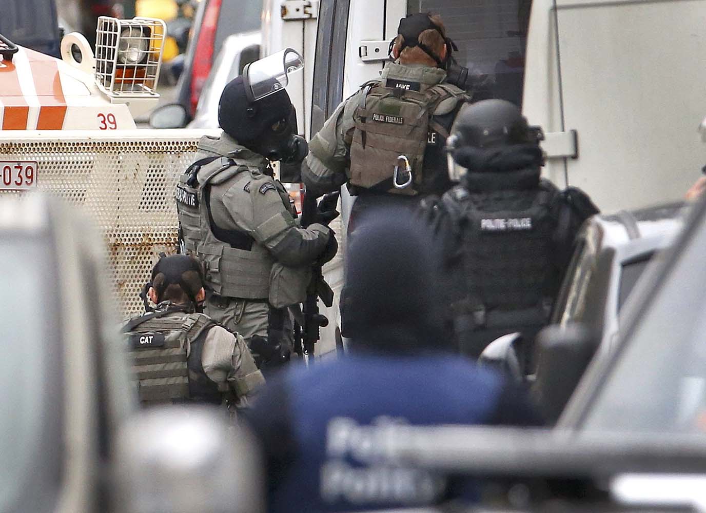 La policía belga realiza redadas en Bruselas en busca de terroristas