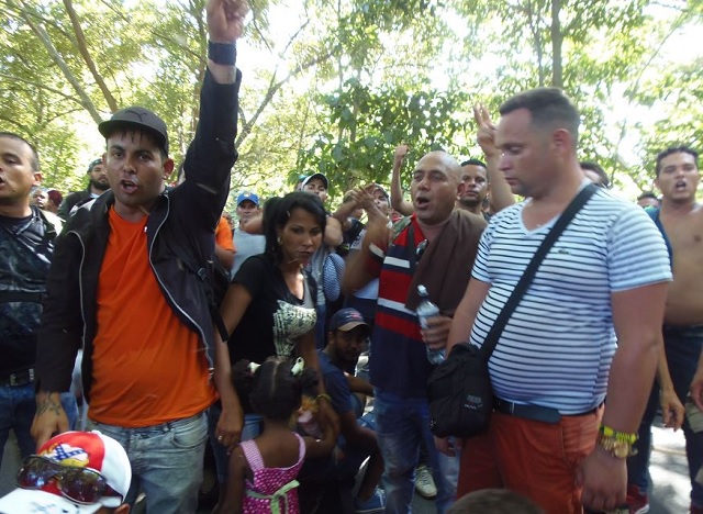 El gobierno de Cuba guarda silencio ante crisis migratoria cubana en Centroamérica