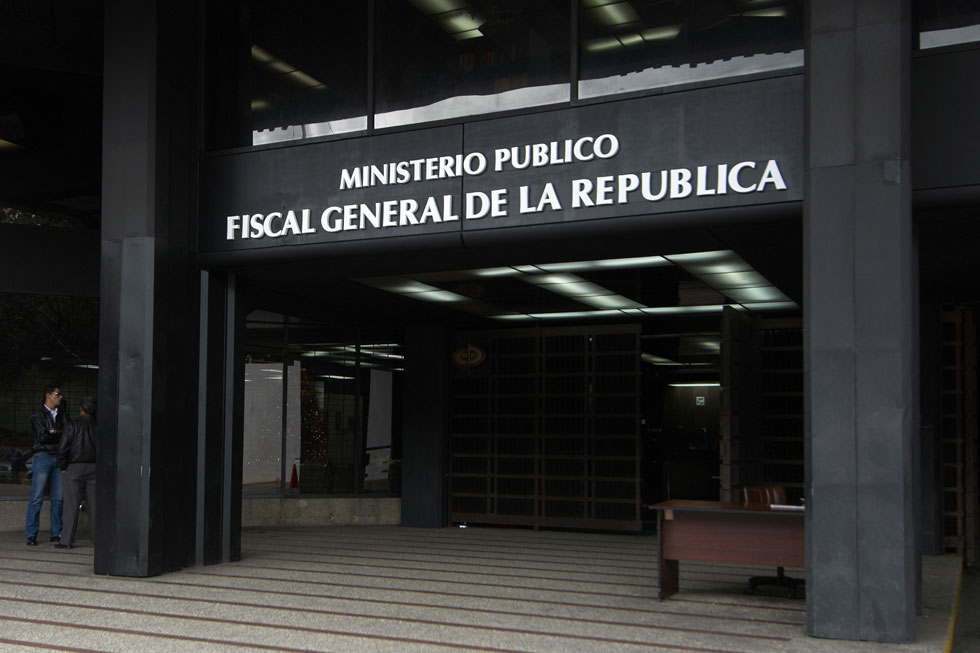 Denuncian ante el Ministerio Público a la Fiscal de Leopoldo y Leocenis