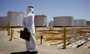 Arabia Saudita al vender Aramco reconoce que el petróleo perderá valor