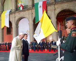 El cara a cara del papa Francisco con el poder en México