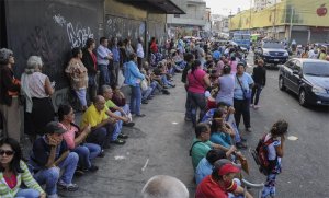 Alimentarse y vestirse se ha vuelto un lujo en Venezuela (Fotos)