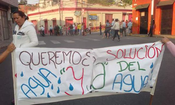 Mérida protesta por falta de agua