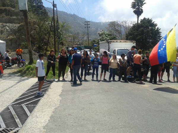 Protestan en El Junquito por falta de agua