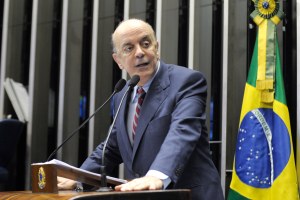 Senador brasileño asegura que acusación contra Rousseff no resuelve crisis del país